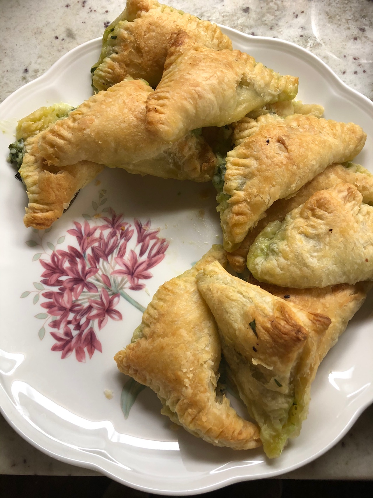 茅屋奶酪菠菜起酥