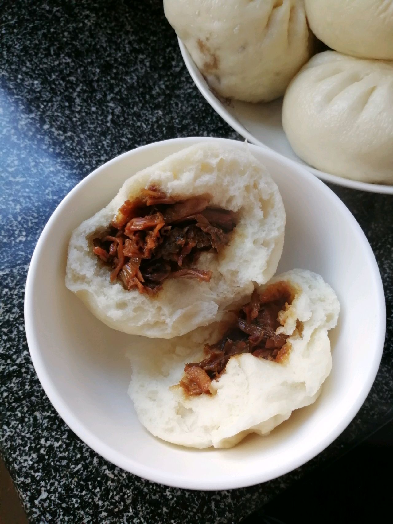 梅菜鲜肉包