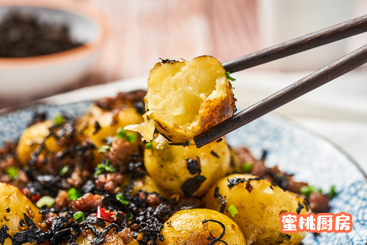 梅干菜肉末小土豆