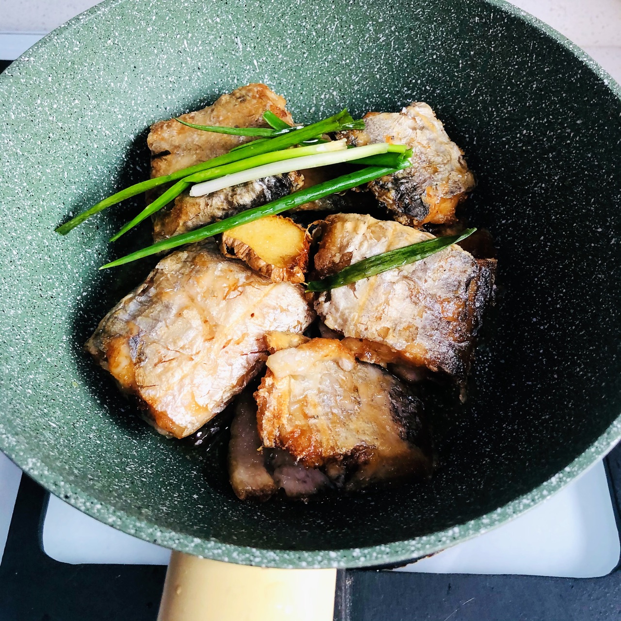 梅干菜烧带鱼