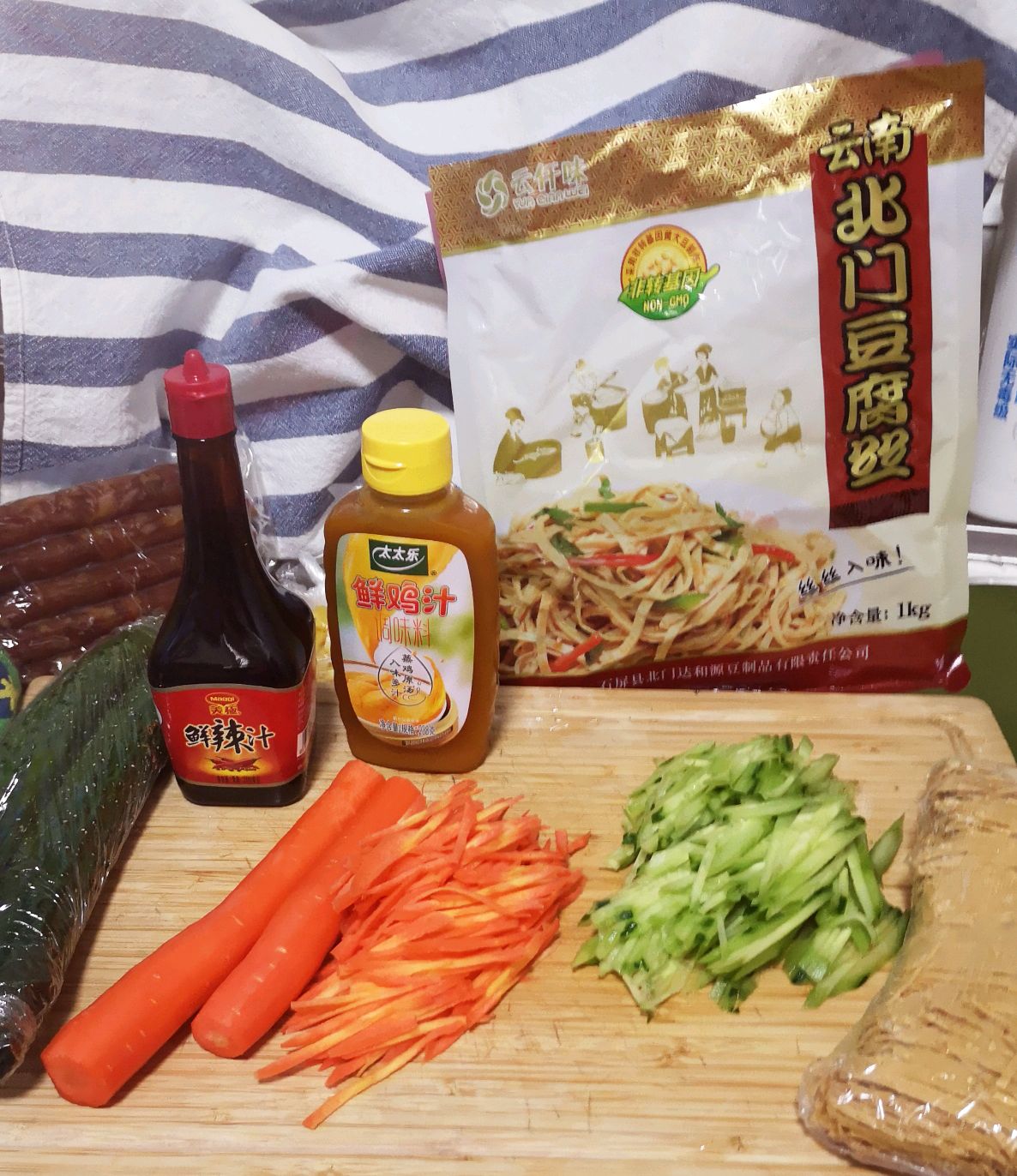 美極鲜辣汁凉拌三丝