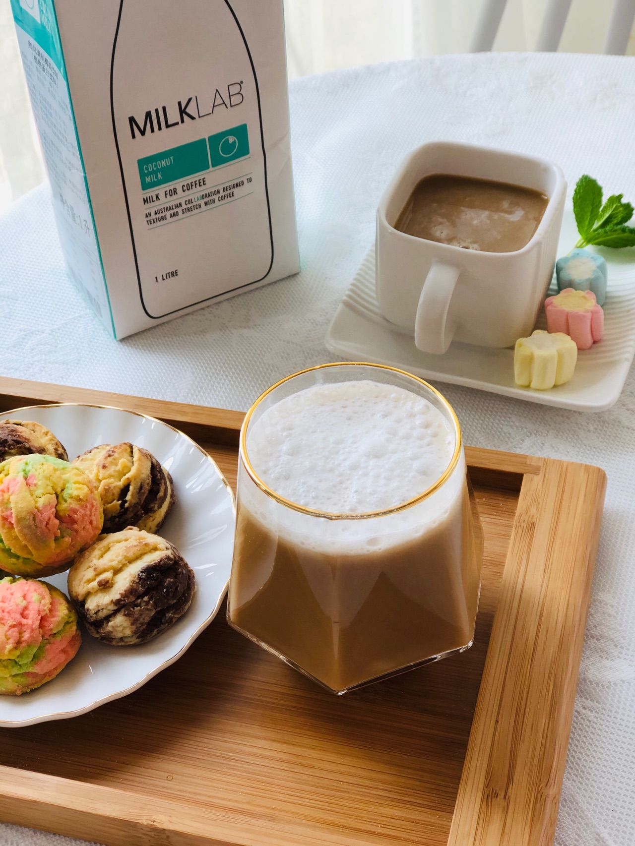 美美下午茶，奶泡热摩卡