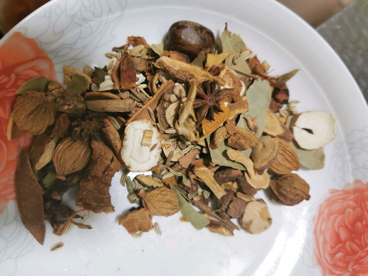 美容养颜篇——黄豆花生炖猪蹄
