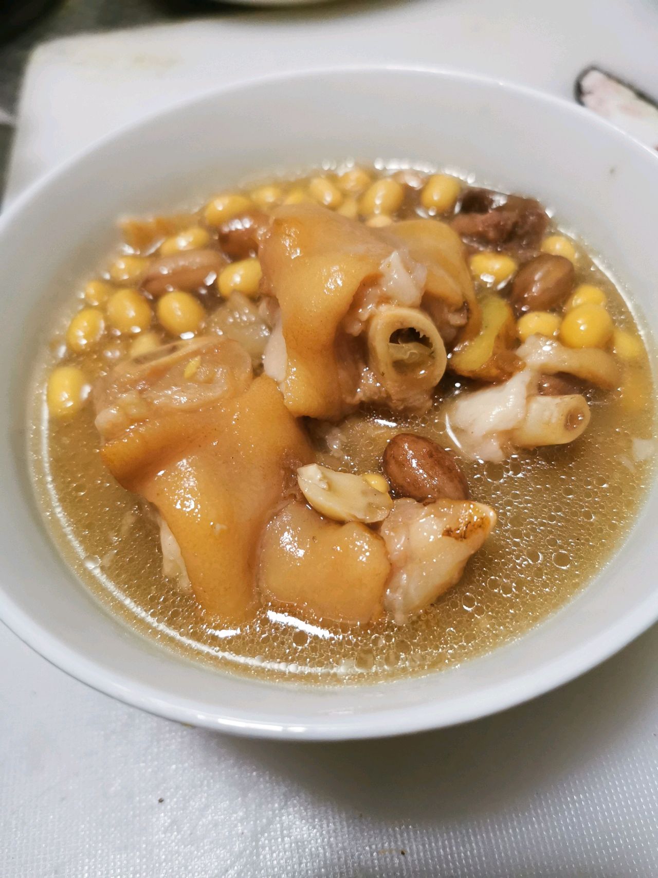 美容养颜篇——黄豆花生炖猪蹄
