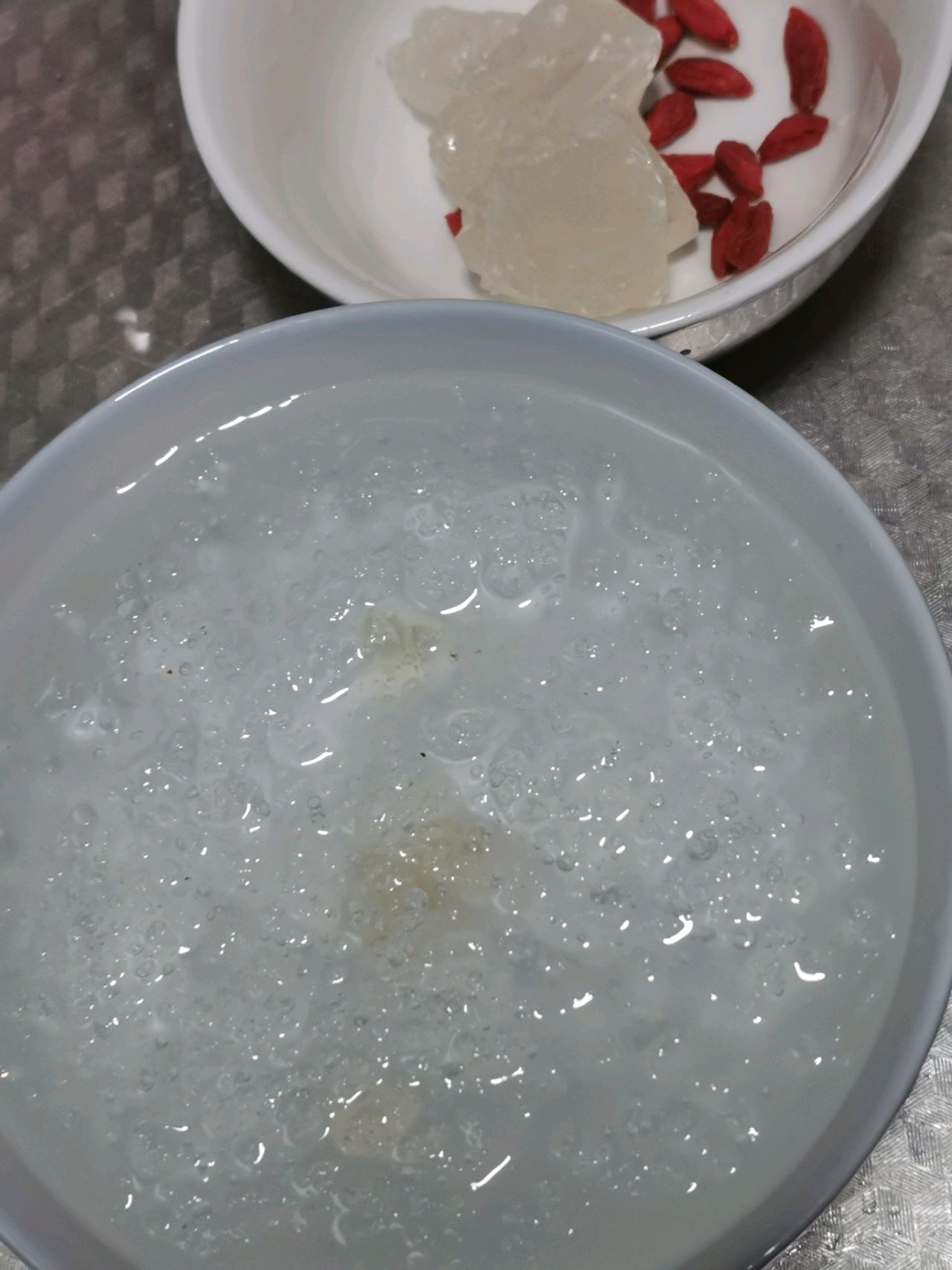 美容养颜篇——银耳桃胶燕窝羹