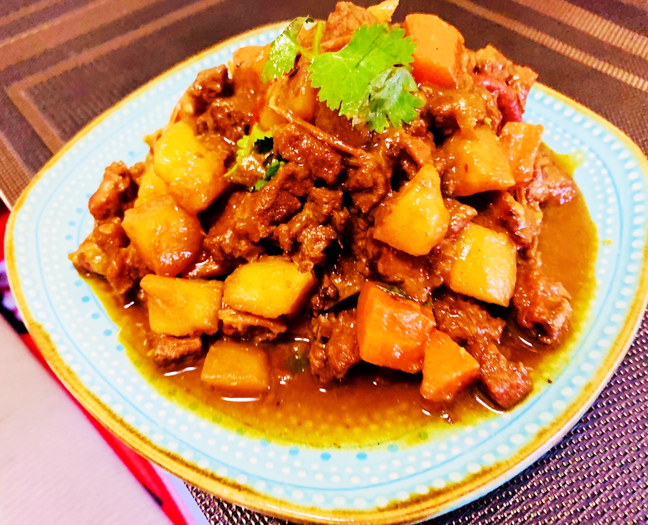 美味红烩牛筋腩