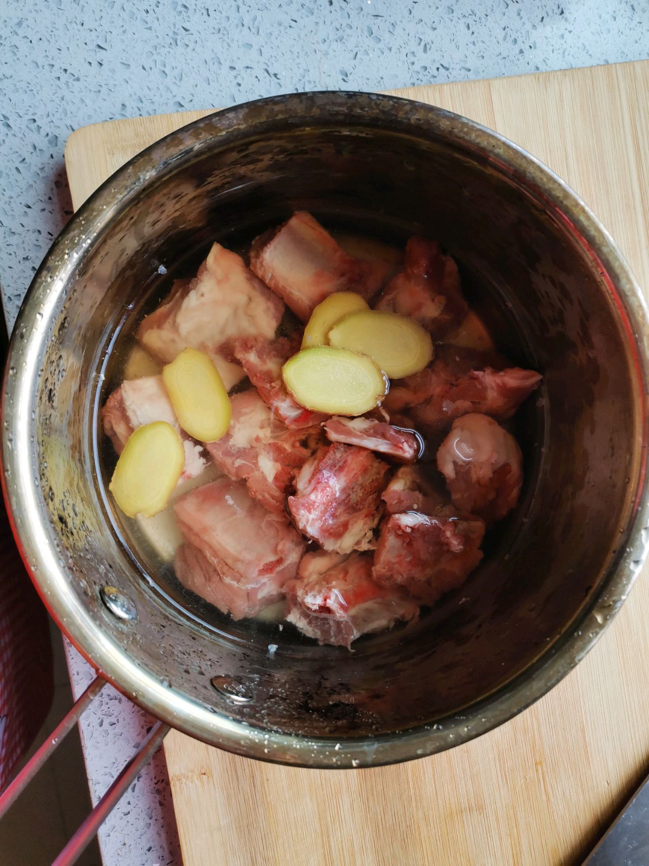 美味排骨汤