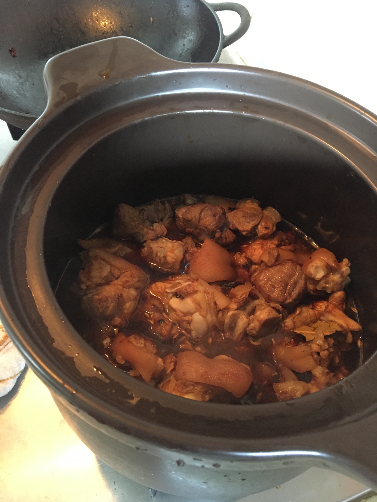 美味沙煲猪脚