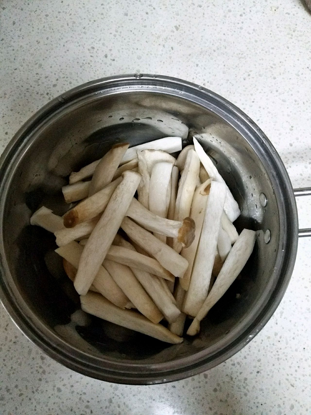 美味酥脆炸杏鲍菇