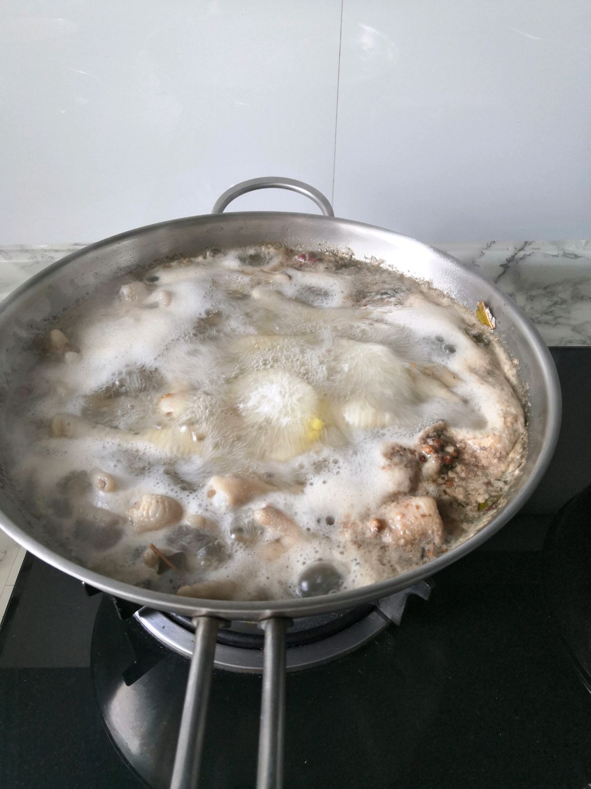 美味酸辣脱骨鸡爪