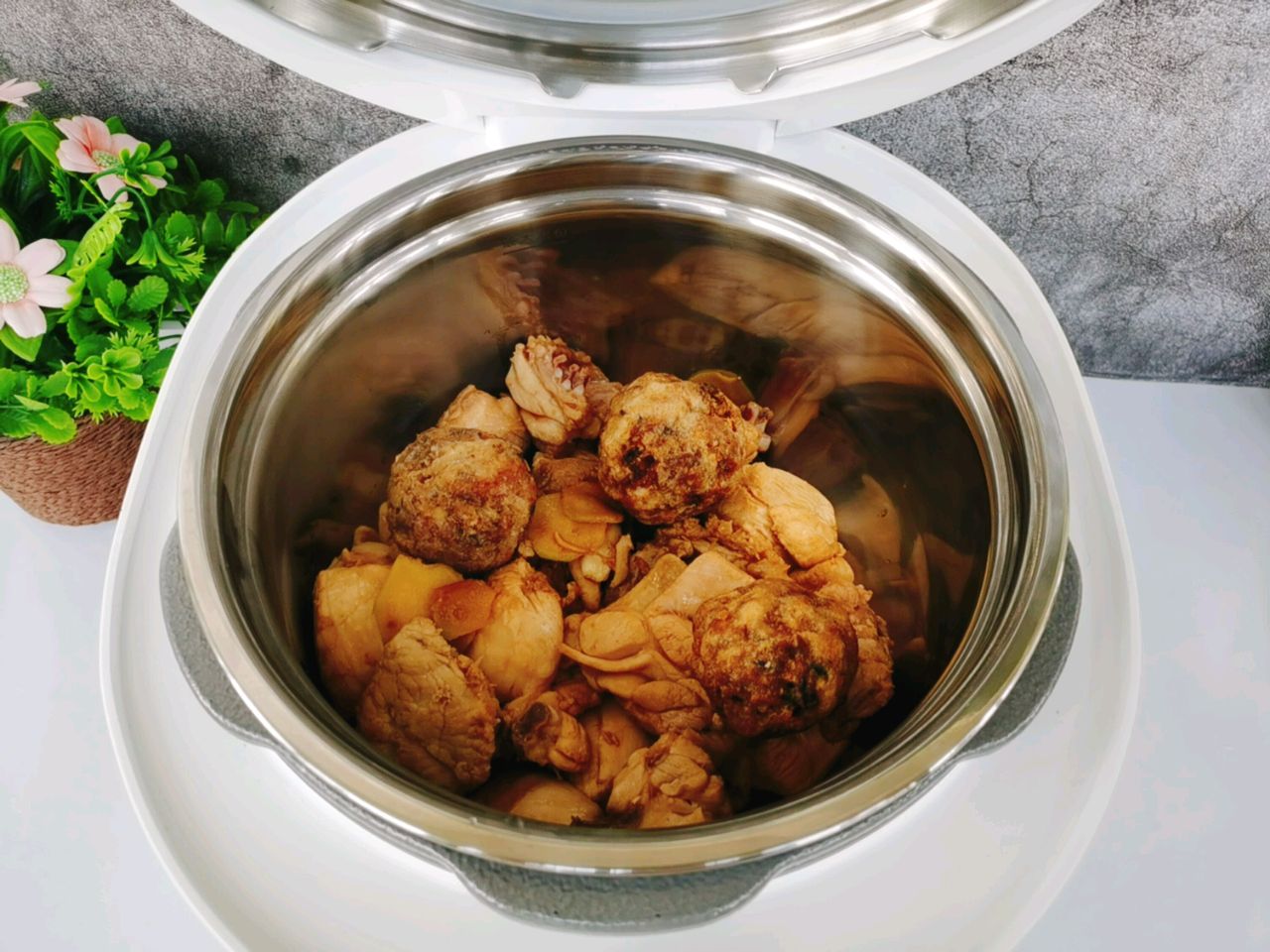 美味下饭菜～大粒丸炖鸡
