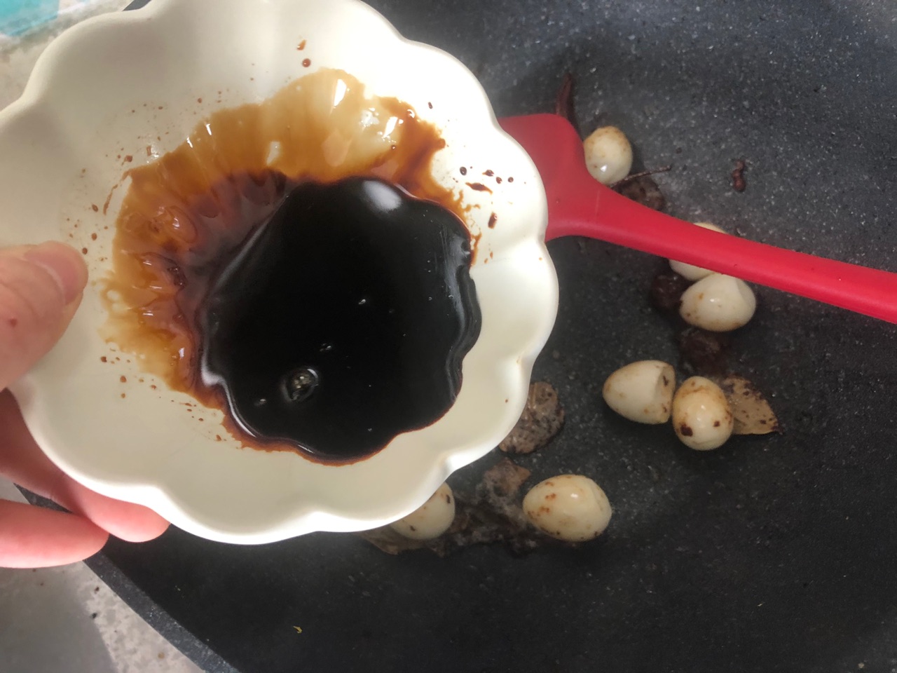 美味小食•香辣鹌鹑蛋