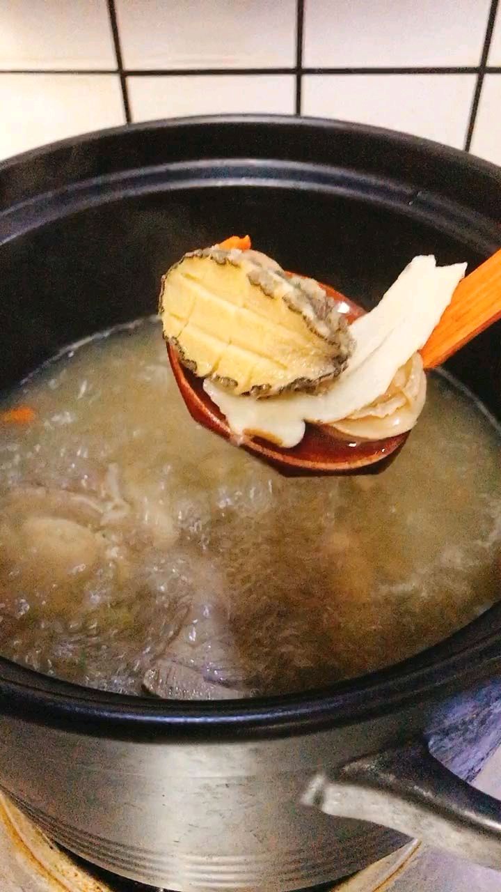 美滋滋的排骨鲍鱼汤