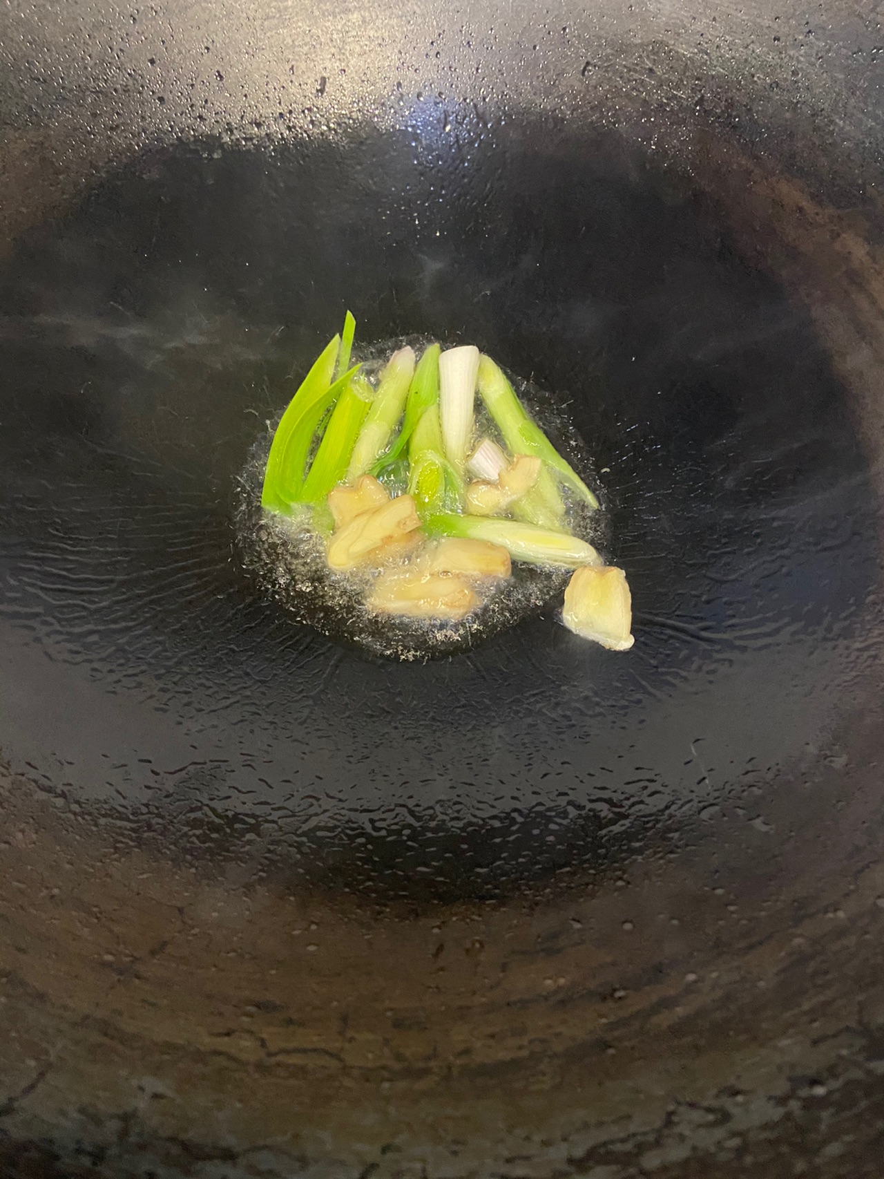 焖鹅掌亦