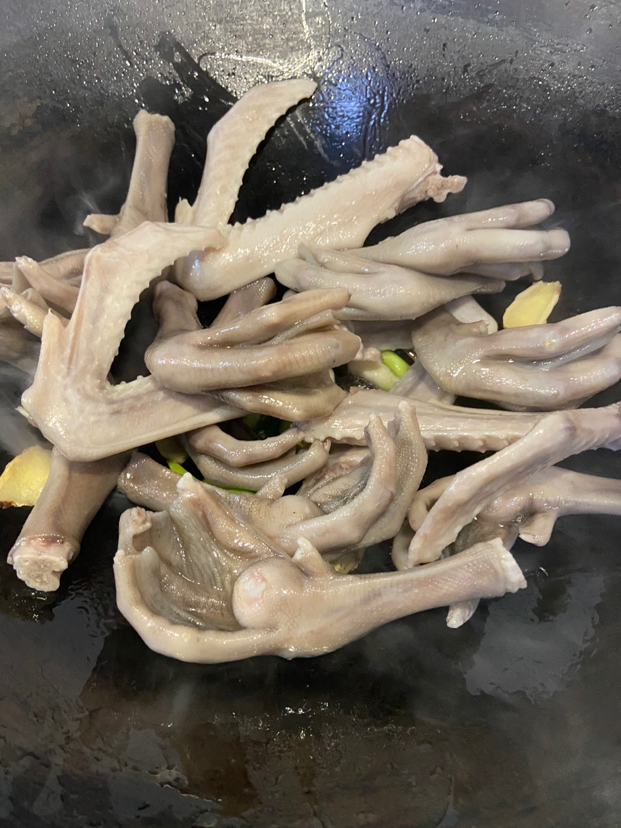 焖鹅掌亦