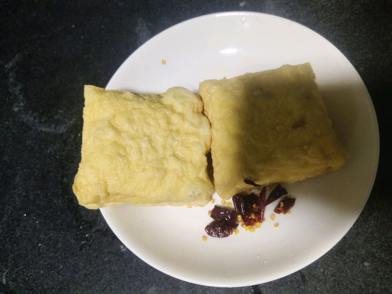 焖客家油豆腐