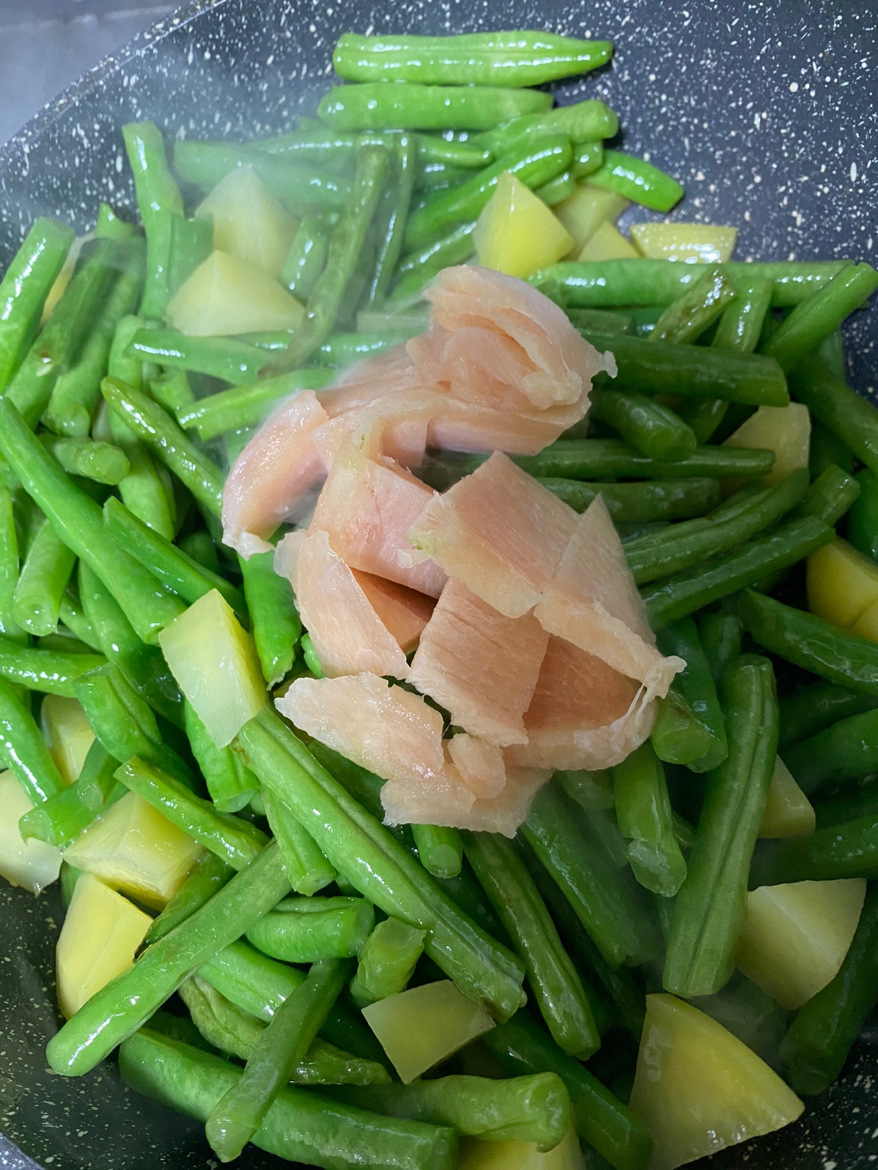 焖烧豆角土豆鸡胸肉