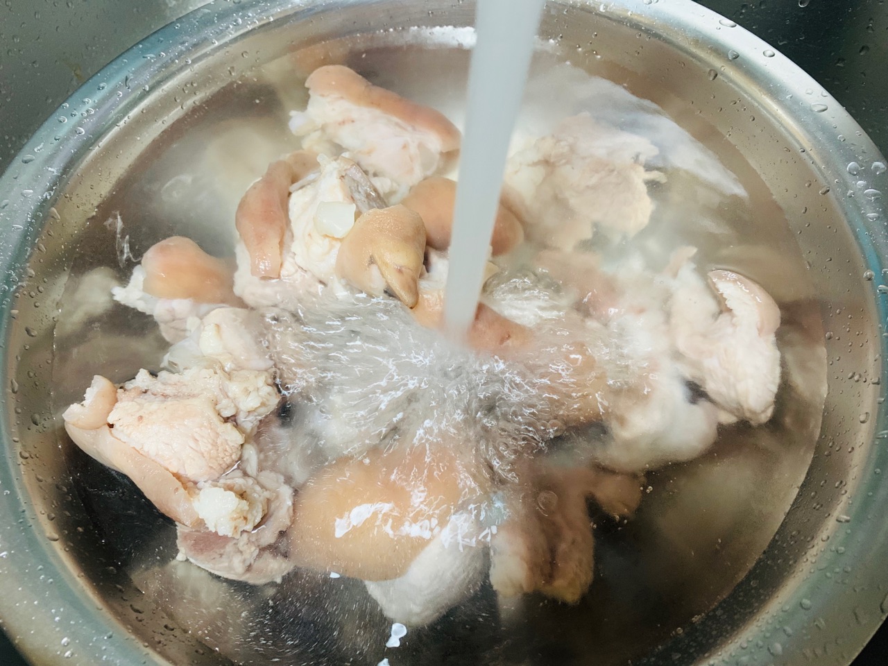 焖猪脚