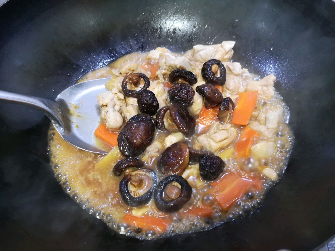 米饭搭档~香菇炖鸡腿肉