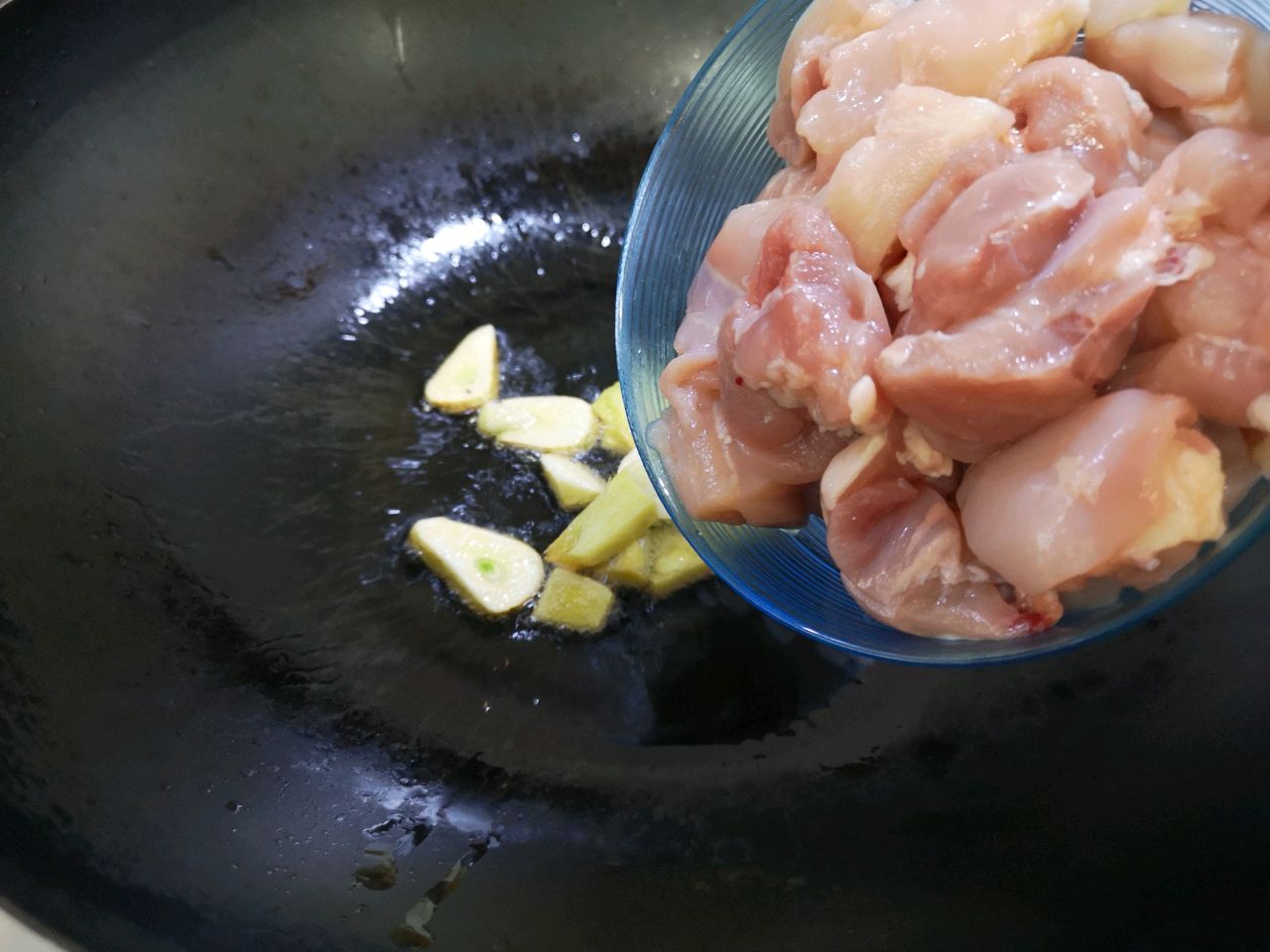 米饭搭档~香菇炖鸡腿肉