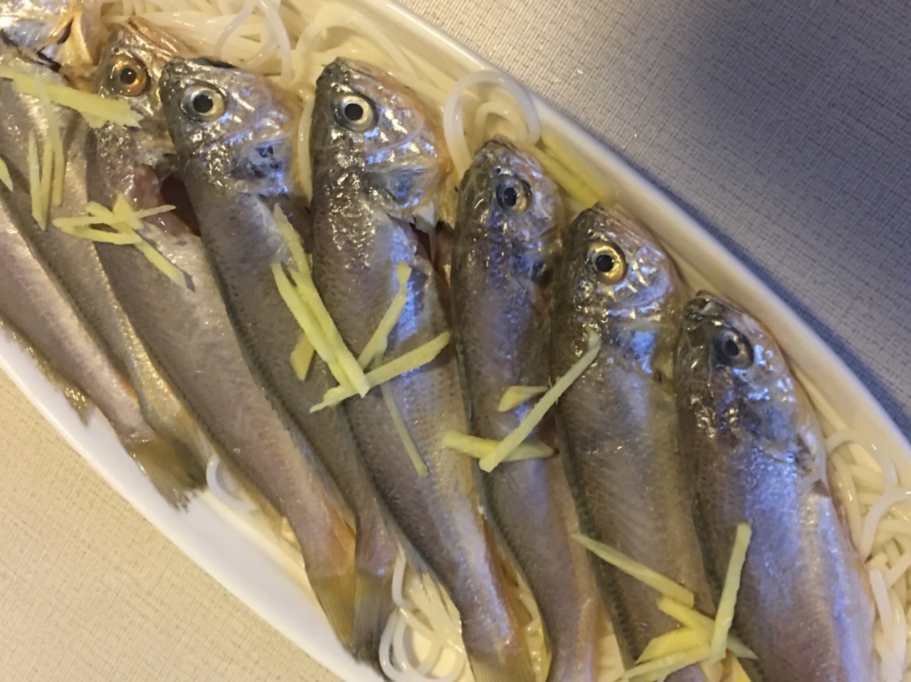 米线清蒸小黄花鱼