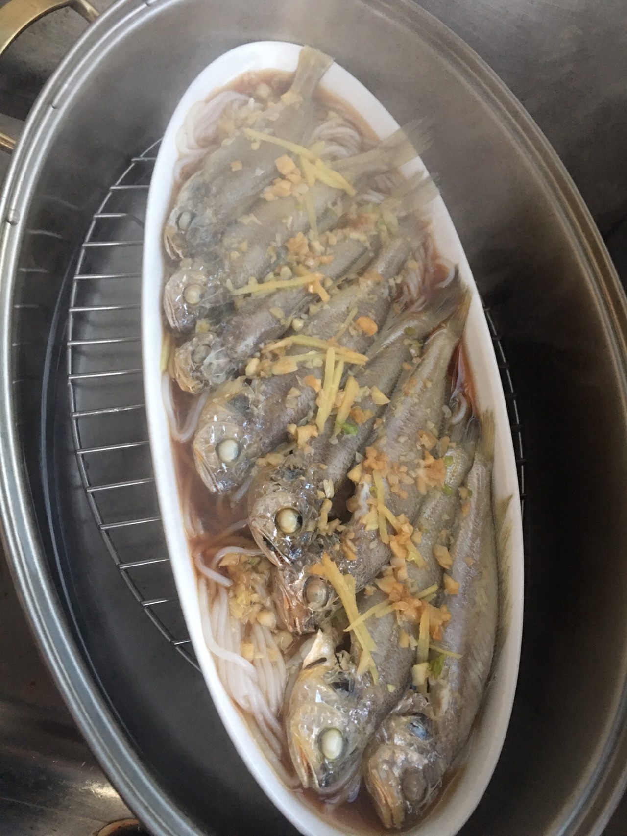 米线清蒸小黄花鱼