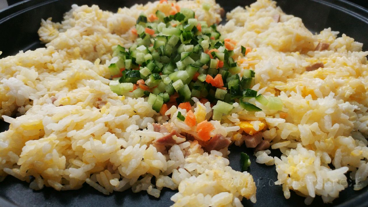 蜜柚海鲜什锦饭