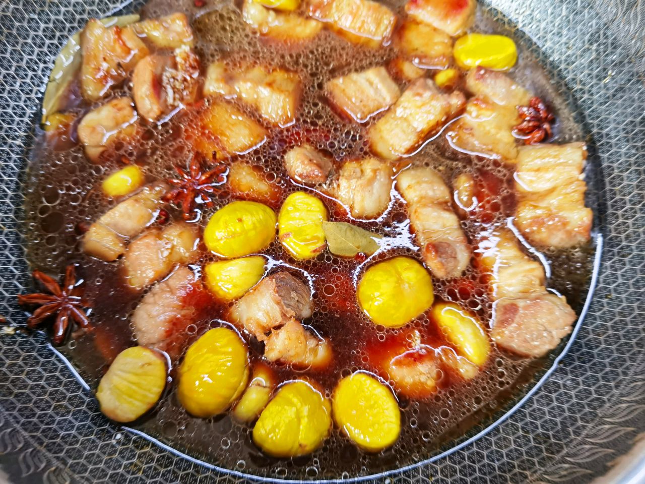 秘制板栗红烧肉