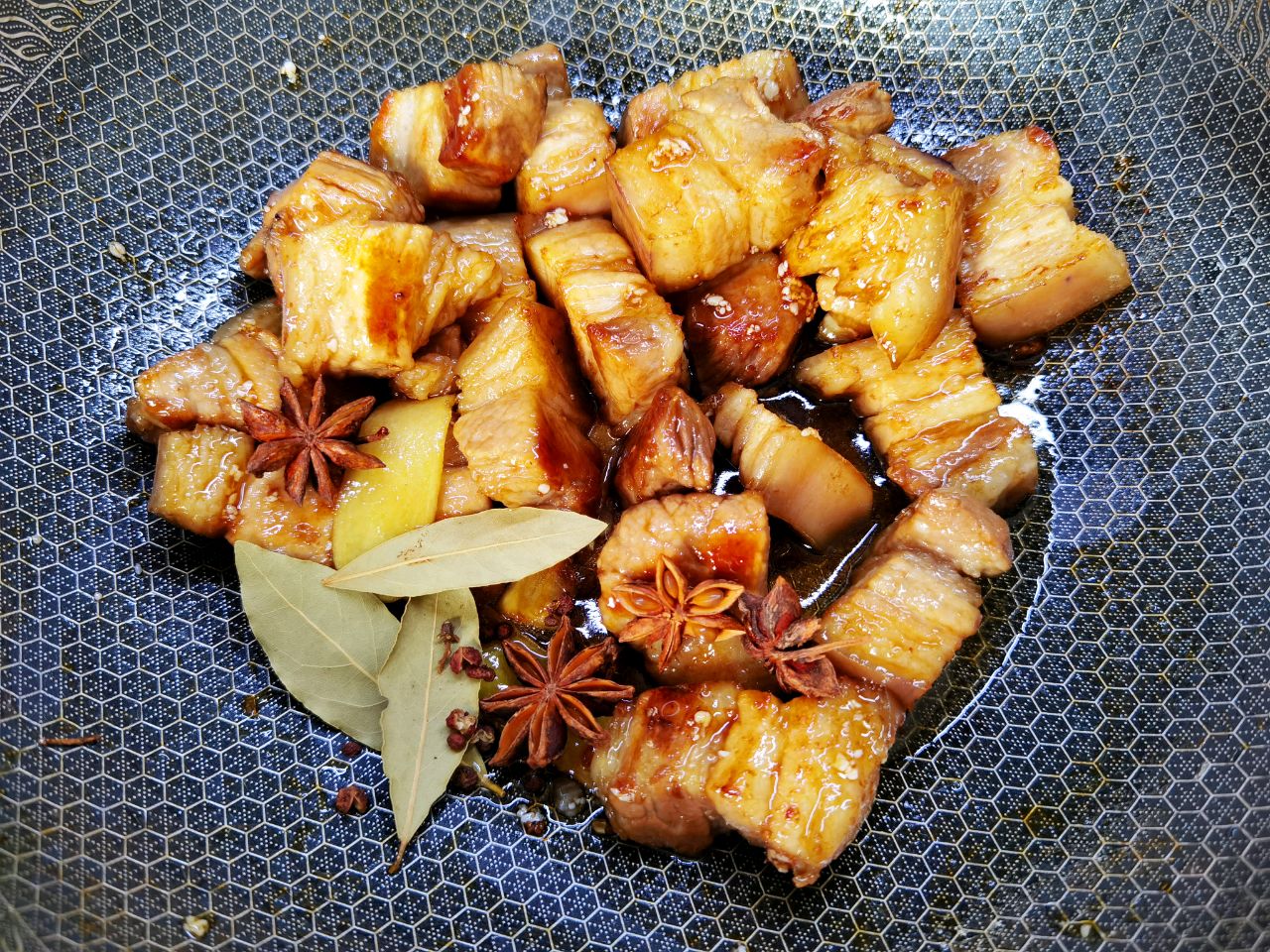 秘制板栗红烧肉