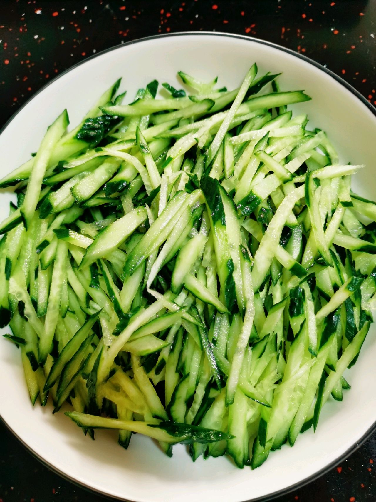 秘制黄瓜拌牛肉~大饭店的味道