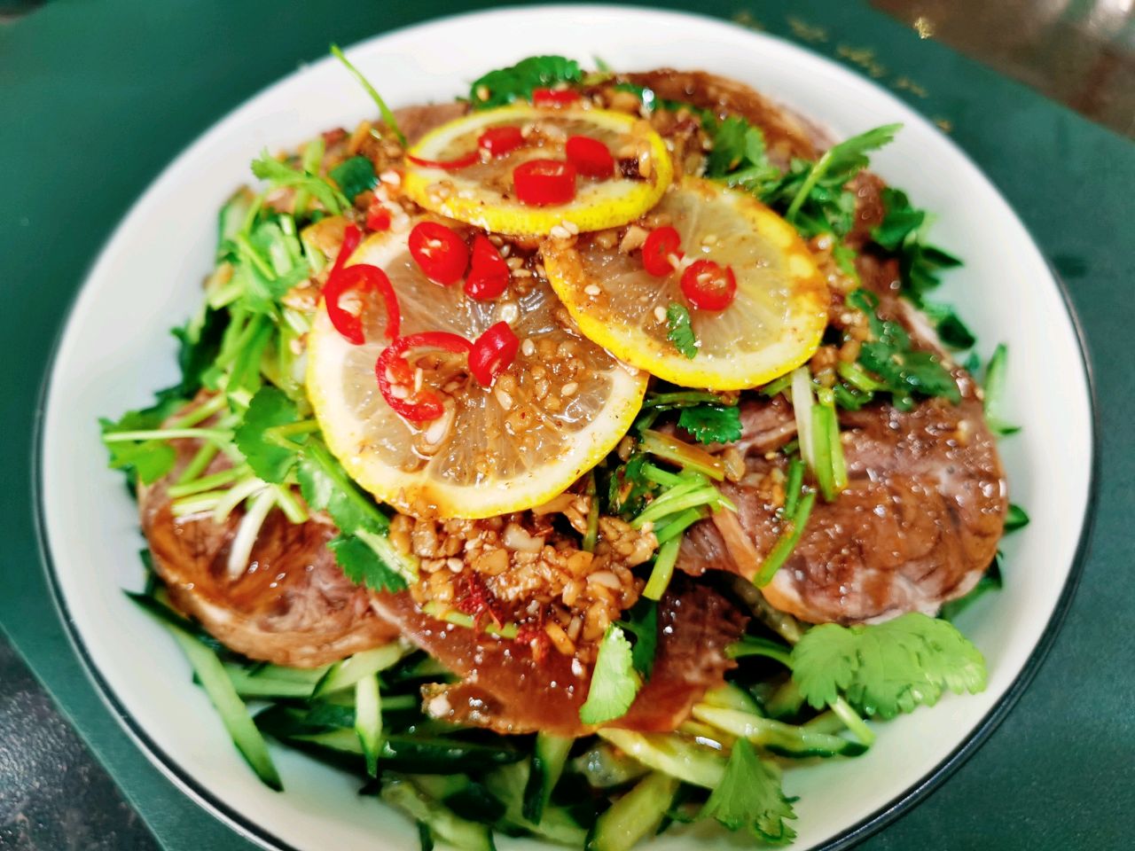 秘制黄瓜拌牛肉~大饭店的味道