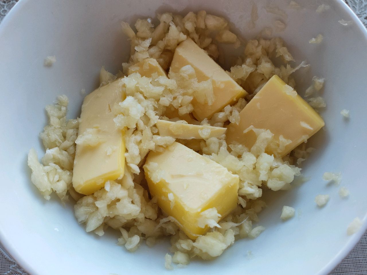 秘制蒜香蜂蜜烤鸡架