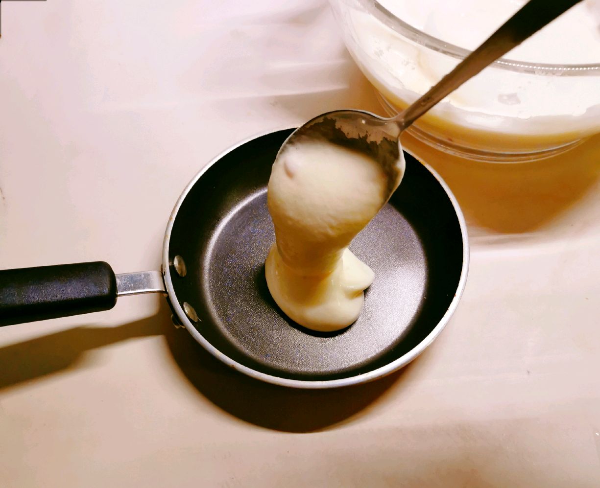 棉花般柔软的草莓松饼