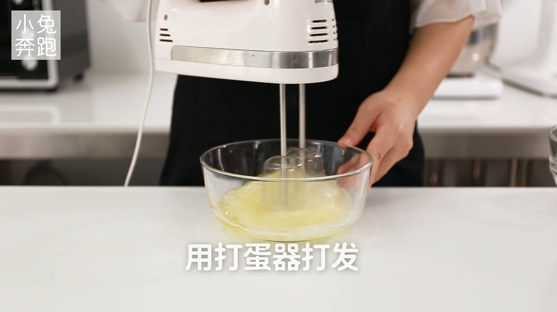抹茶蛋糕卷的做法，小兔奔跑甜品教程