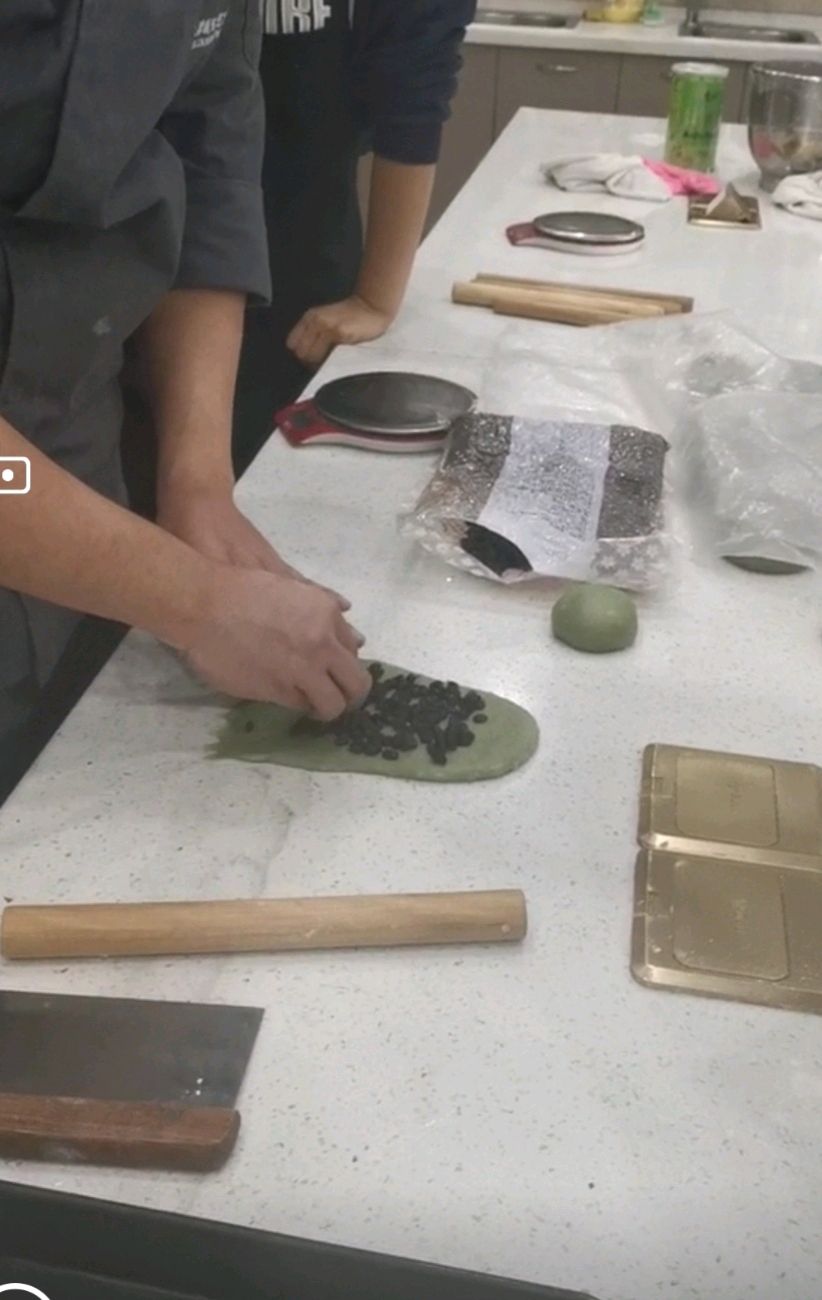 抹茶红豆包