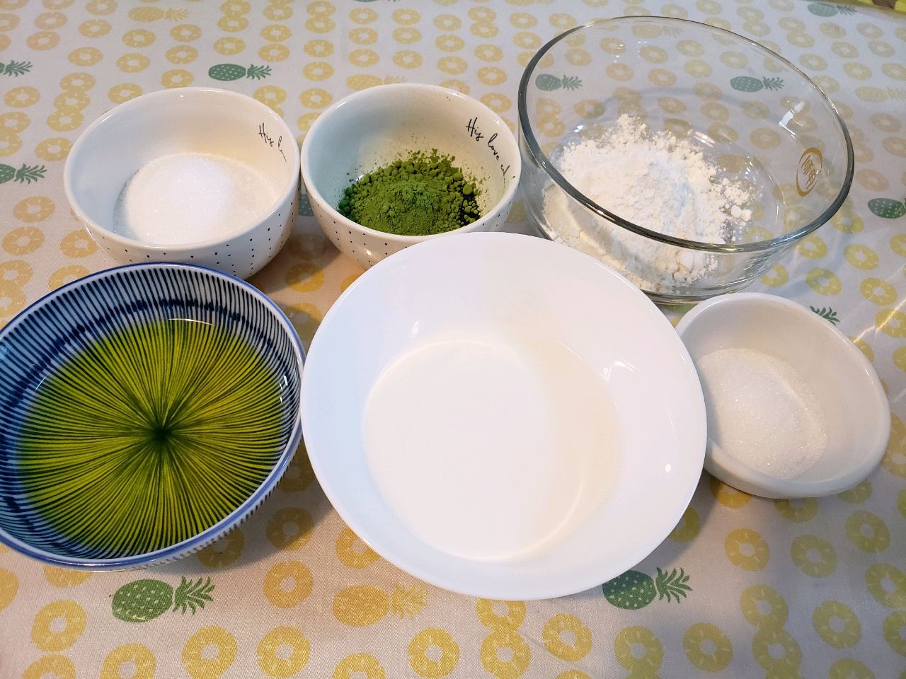 抹茶芒果戚风蛋糕卷