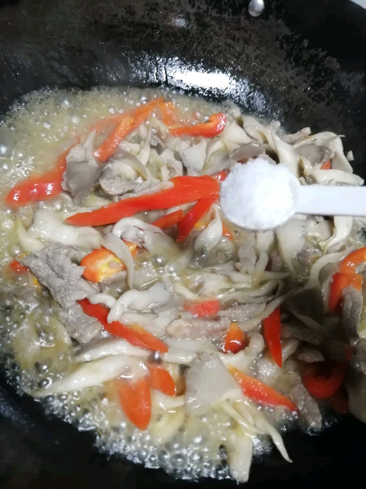 蘑菇炒肉