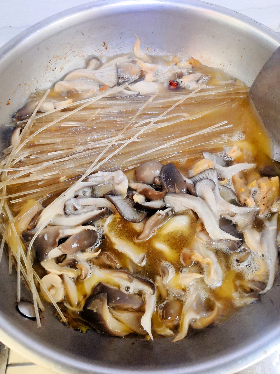 蘑菇炖粉条