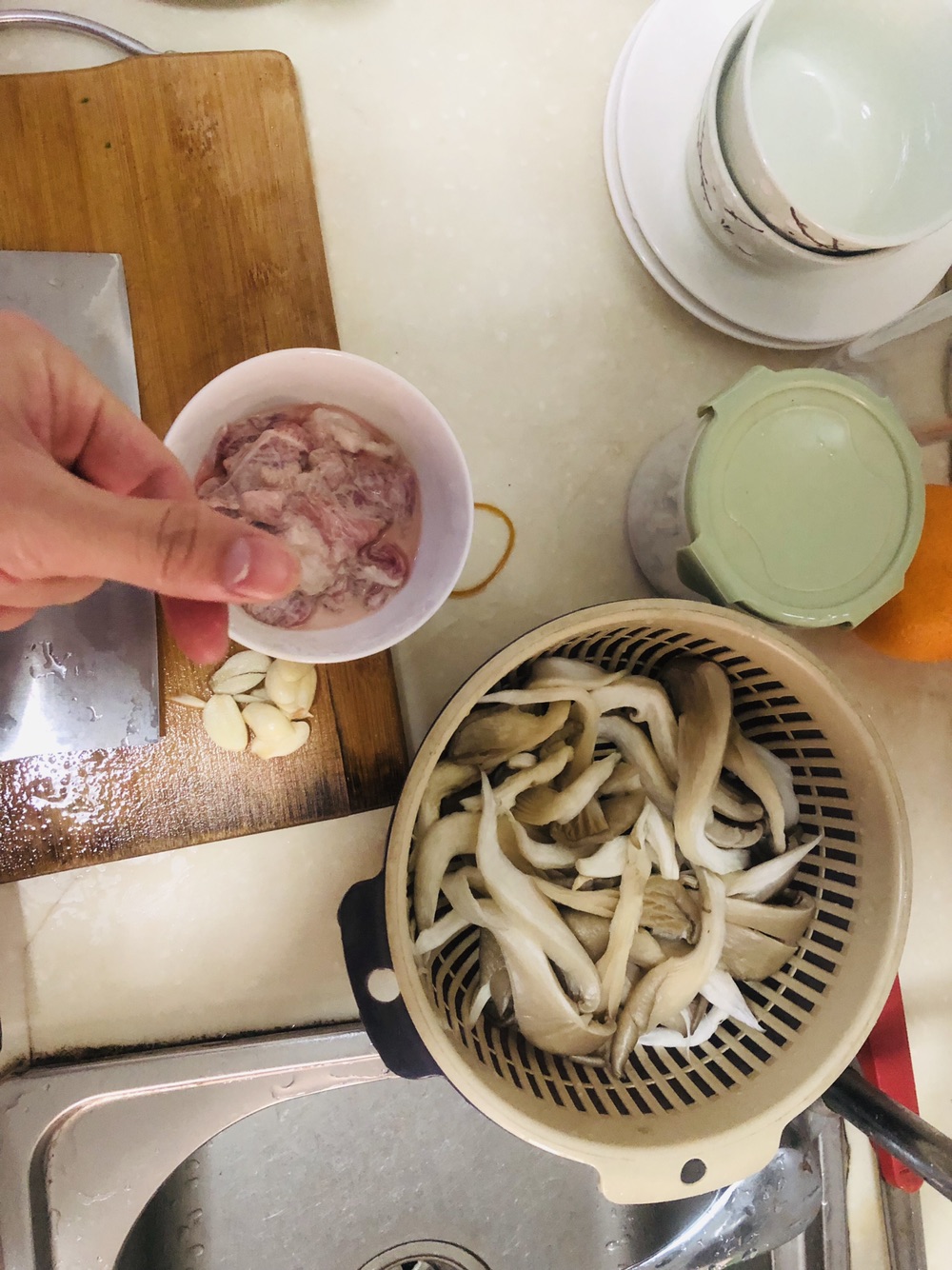 蘑菇肉片汤