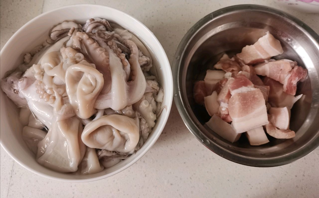 墨鱼烧肉