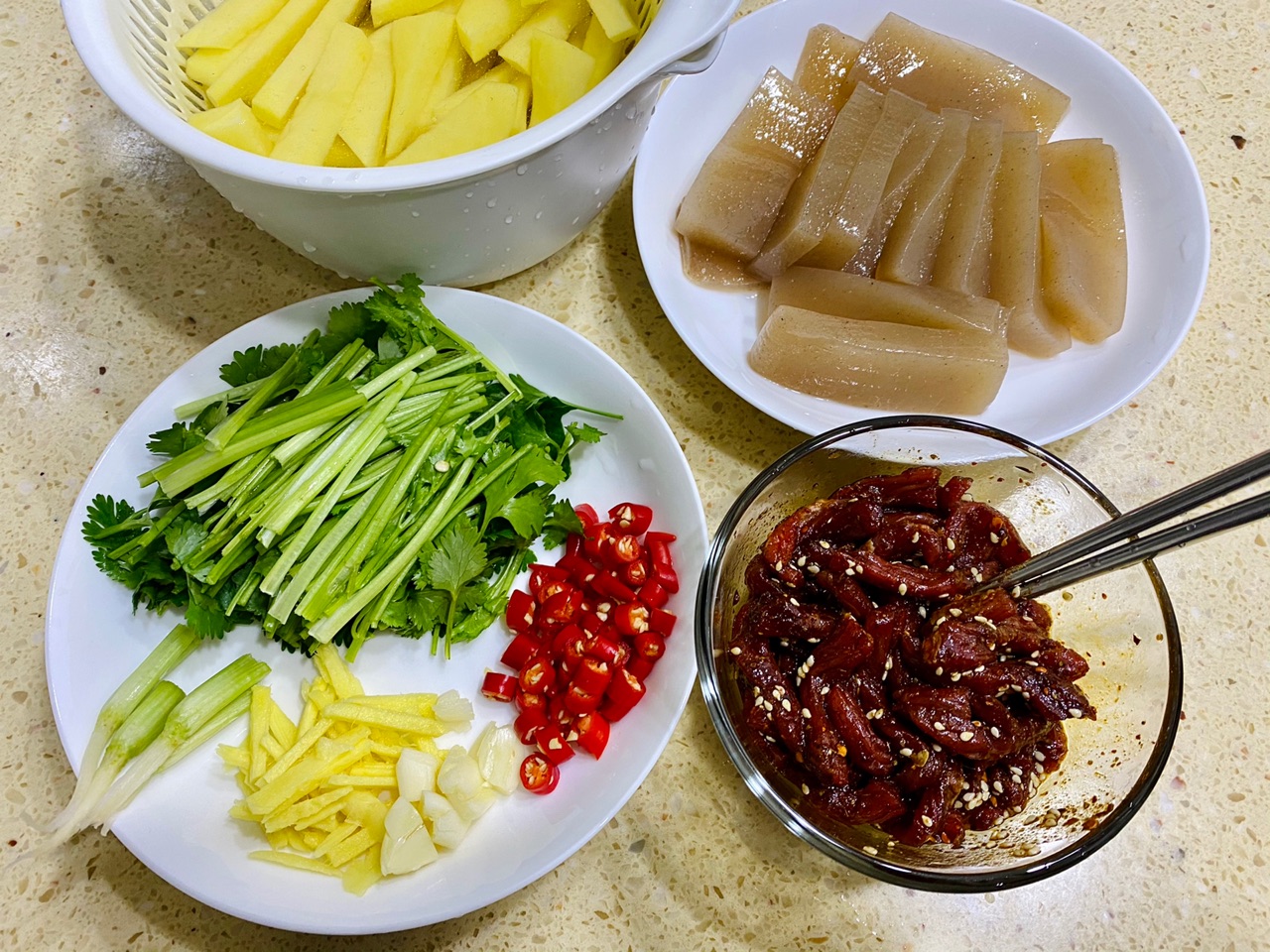 【魔芋土豆焖牛肉】