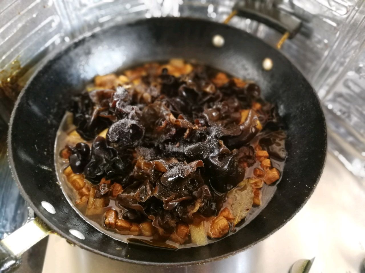 木耳红烧肉