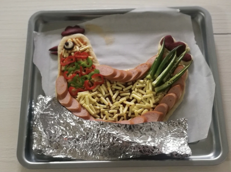 母鸡溏心蛋披萨