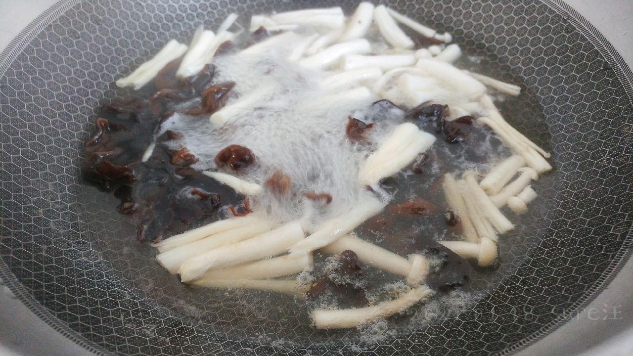 木油蛋柿海鲜菇