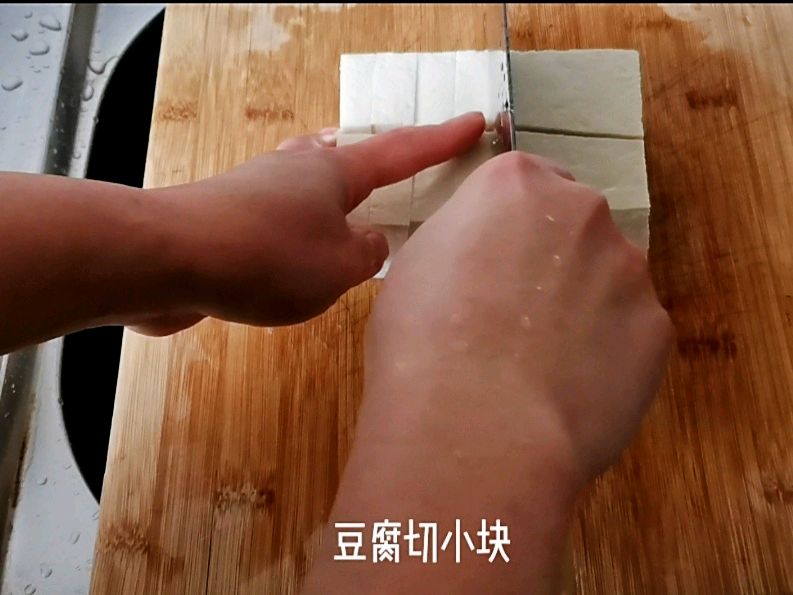 奶白的鱼头豆腐汤