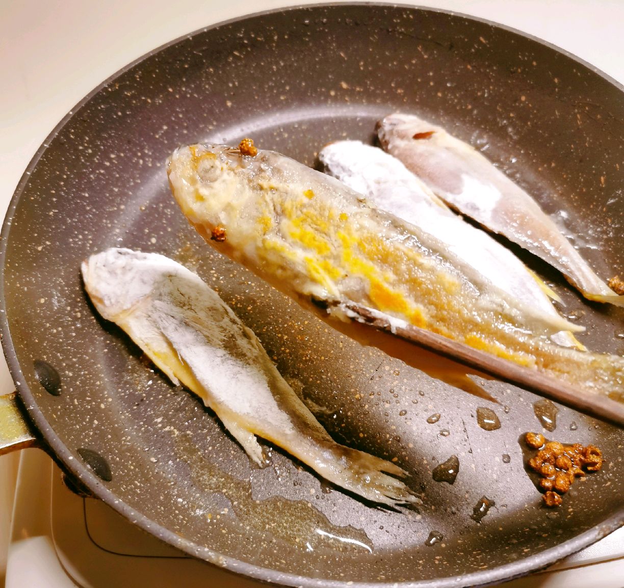 奶白色小黄鱼豆腐汤