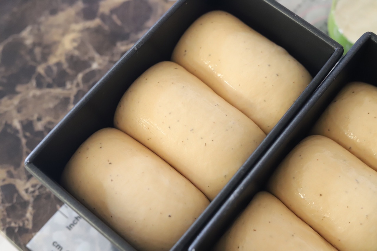 奶茶炼乳吐司