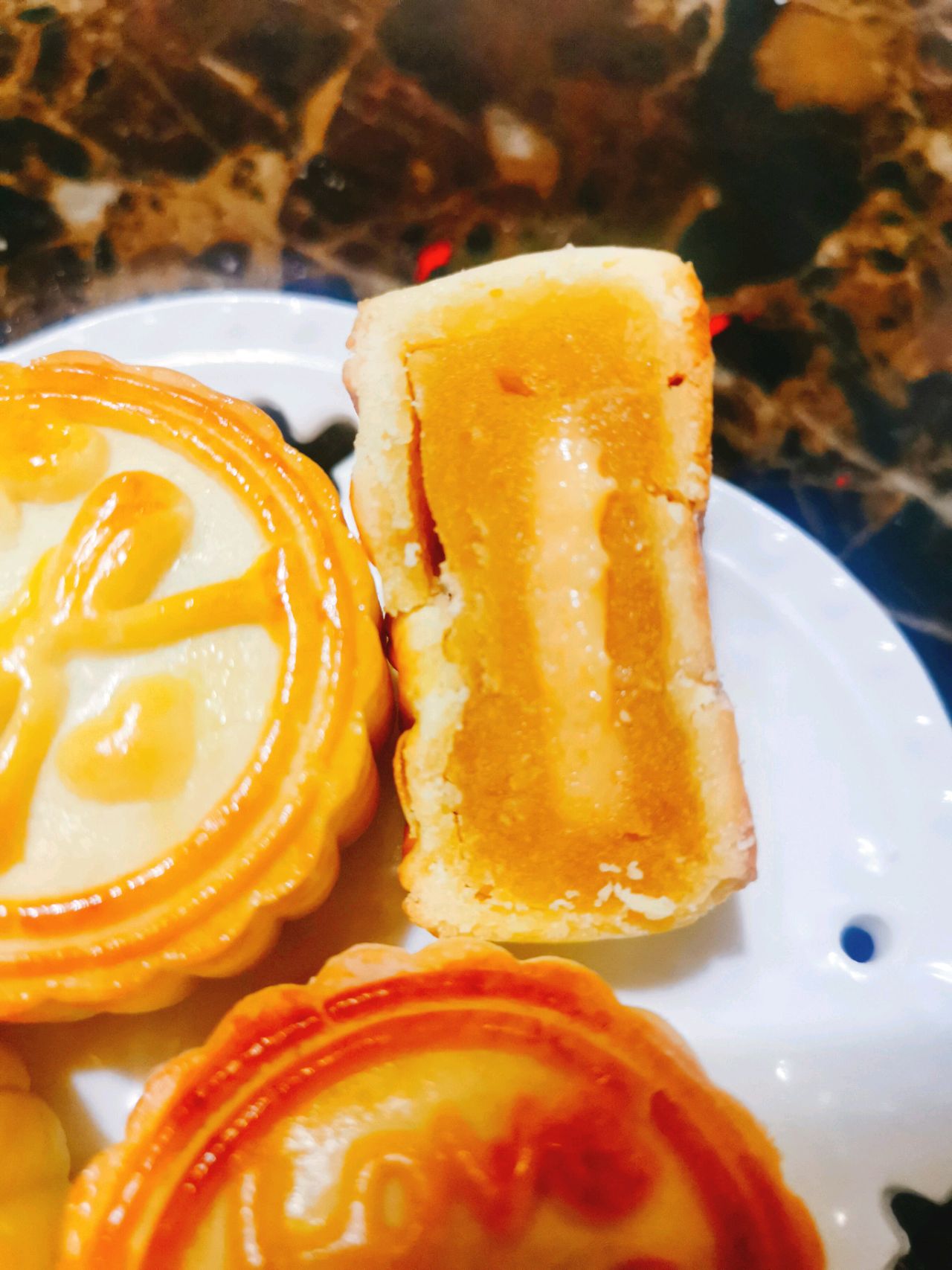 奶黄流心月饼