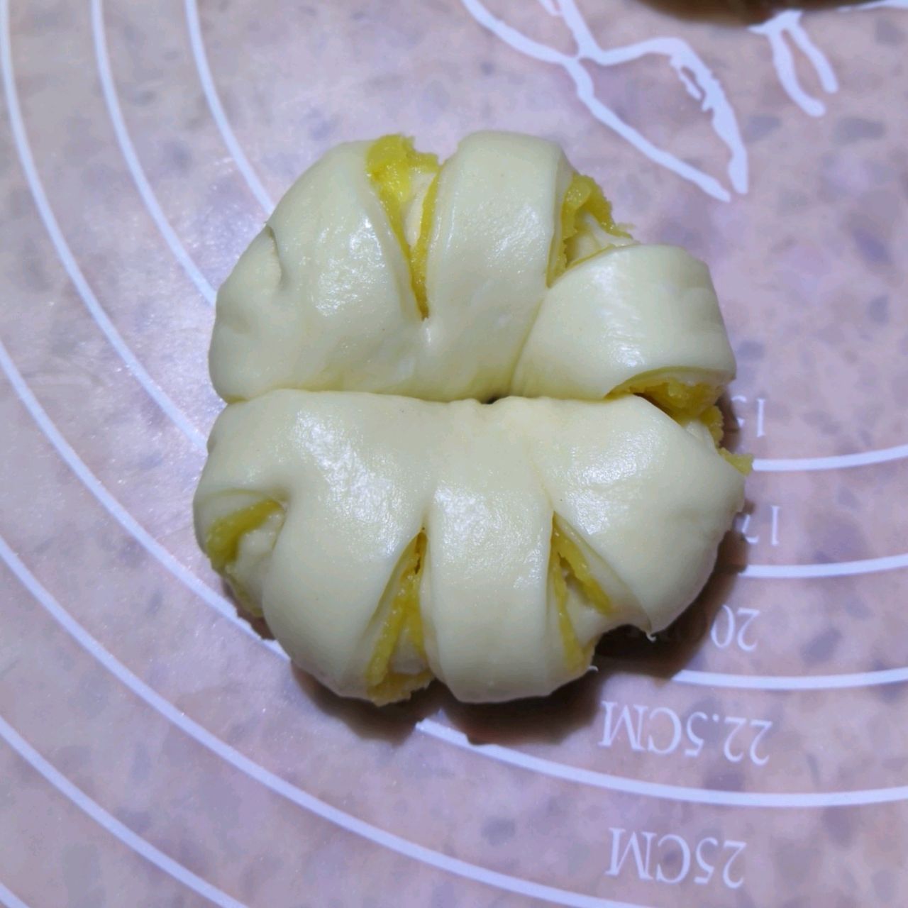 奶黄馅小花卷/超详细的过程图解