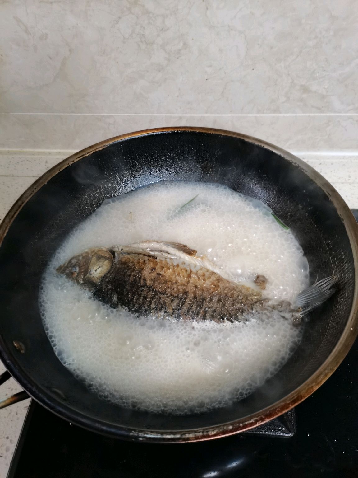 奶汤鲫鱼